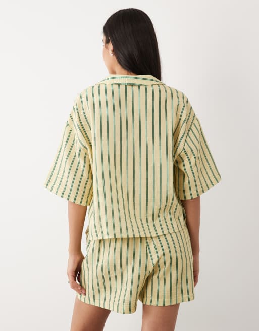 ASOS DESIGN ensemble chemise et short en gaze de coton tissée à manches longues à rayures jaune et vert olive, 4 de 4