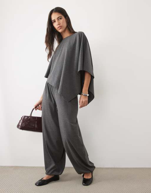 ASOS DESIGN - Ensemble top fluide façon cape et pantalon - Gris chiné, 3 de 3