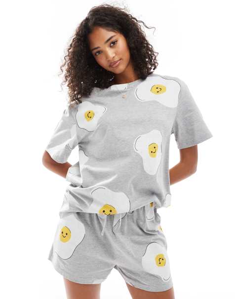 ASOS DESIGN - Ensemble de pyjama avec short et t-shirt oversize à imprimé œufs au plat - Gris chiné - view 1