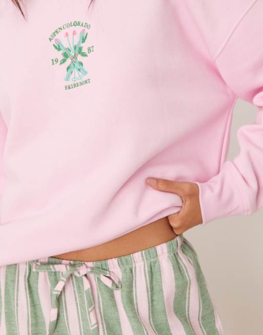ASOS DESIGN - Ensemble de pyjama avec sweat à logo en jersey et pantalon tissé à rayures - Rose et vert, 4 de 4
