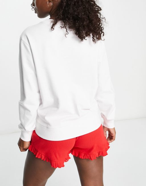 ASOS DESIGN - Ensemble de pyjama avec sweat et short à motif Bisounours chant de Noël - Blanc et rouge, 2 de 4