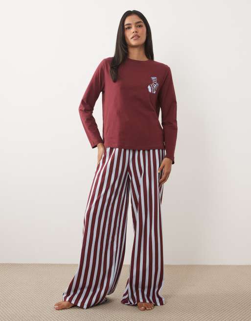 ASOS DESIGN - Ensemble de pyjama avec top manches longues et pantalon ample - Imprimé Pyjama Less Drama More Pyjama, 2 de 4