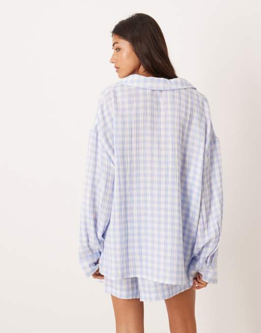 ASOS DESIGN - Ensemble de pyjama en gaze de coton avec chemise manches longues brodée et short ample - Vichy bleu, 3 de 4