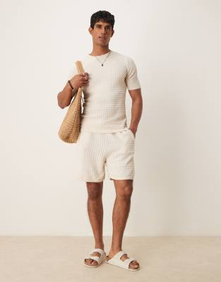 ASOS DESIGN - Ensemble texturé près du corps avec short et t-shirt - Crème - view 1