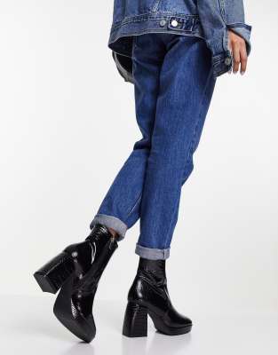 wide leg platform boots