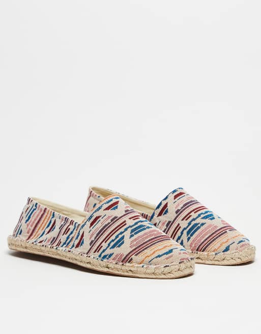 ASOS DESIGN – Espadrilles aus Canvas mit Aztekenmuster, 3 von 4
