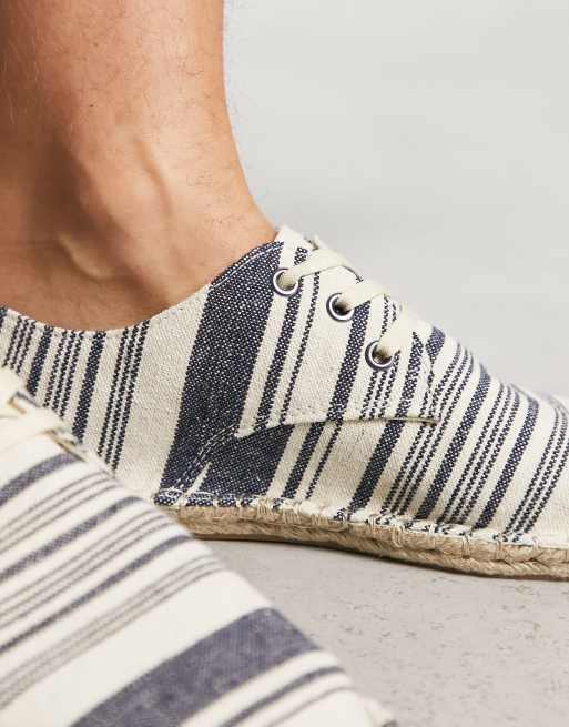 ASOS DESIGN Espadrilles in Marineblau gestreift zum Schnuren ASOS