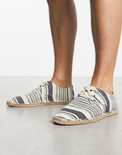 ASOS DESIGN Espadrilles in Marineblau gestreift zum Schnuren ASOS