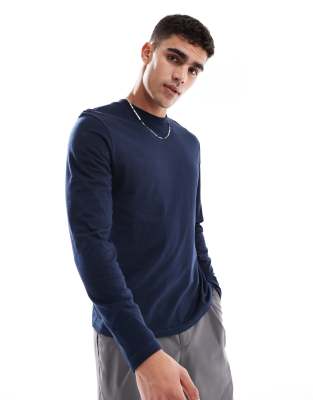 essential crew neck long sleeve T-shirt in navy