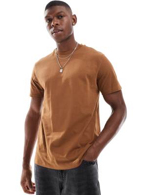 essential crew neck t-shirt in brown