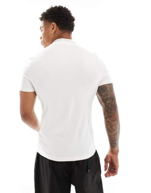ASOS DESIGN – Essential – Hautenges T-Shirt in Creme mit kastigem Schnitt und hohem Ausschnitt, 3 von 4