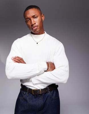 Белый вязаный свитер с черепашьим вырезом в рубчик от ASOS DESIGN essential muscle fit 5090₽