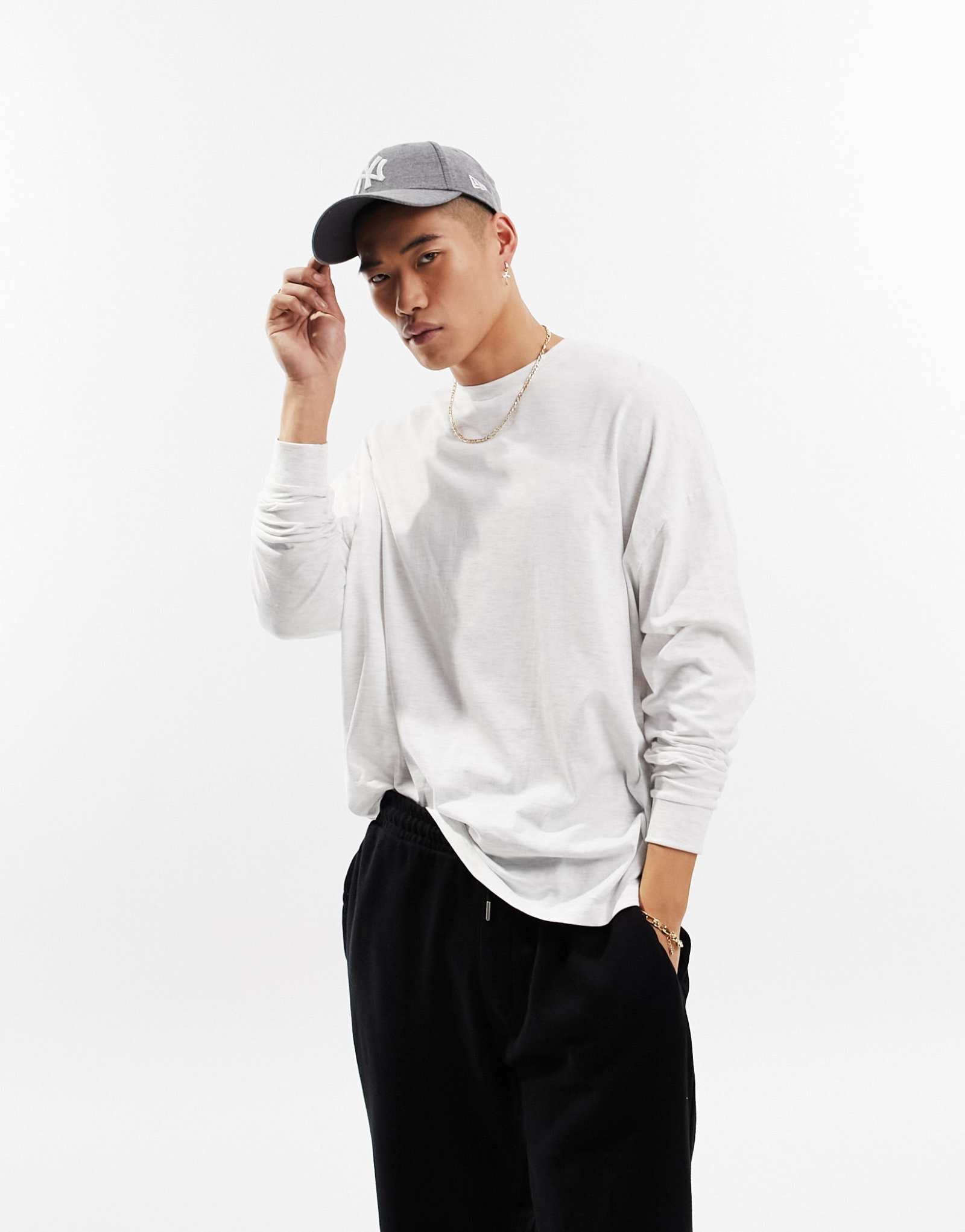 Футболка с длинным рукавом оверсайз essential от ASOS DESIGN из белого вереска