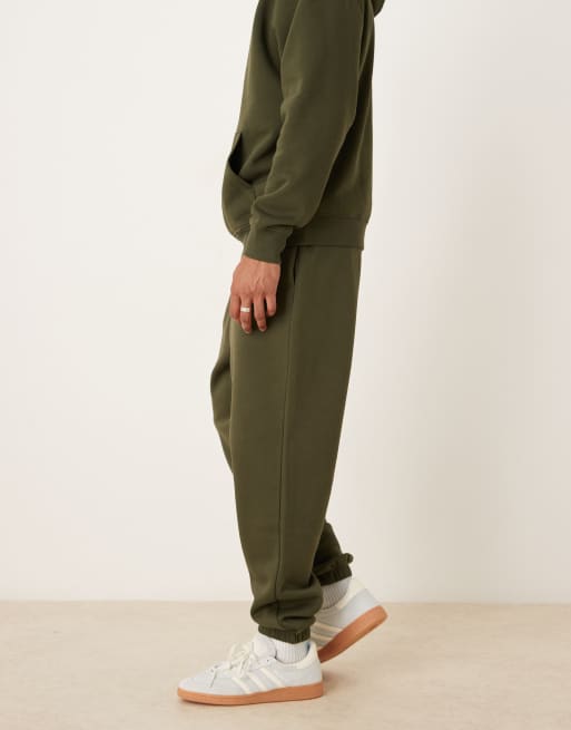 ASOS DESIGN essential oversized sweatpants in khaki , 3 of 5