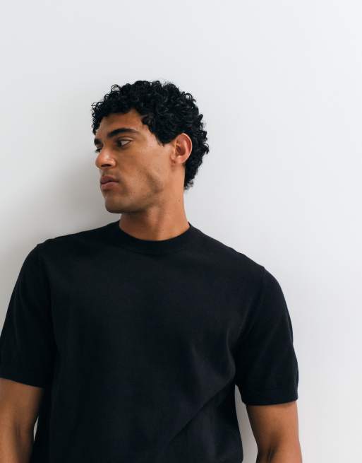 ASOS DESIGN Essential relaxed fine-knit crew-neck in black, 3 of 5