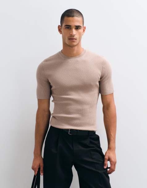 ASOS DESIGN – Essential – Szarobrązowy T-shirt z dzianiny w drobne prążki o kroju podkreślającym sylwetkę z okrągłym dekoltem - view 1