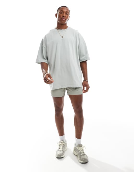 ASOS DESIGN – Essential – T-Shirt in Grau mit extremer Oversize-Passform aus schwerem Material, 240 g/m², 2 von 4