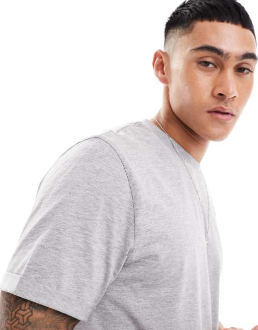 ASOS DESIGN – Essential – T-Shirt in Hellgrau mit Rundhalsausschnitt und umgeschlagenen Ärmeln, 4 von 4