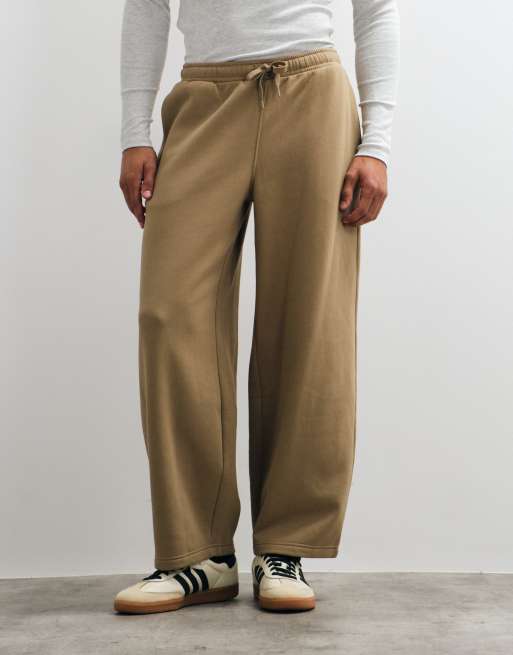 ASOS DESIGN essentials balloon jogger in brown, 4 of 5
