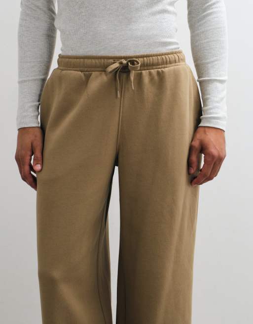 ASOS DESIGN essentials balloon jogger in brown, 5 of 5