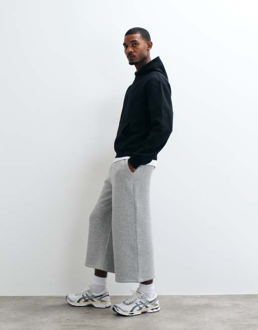 ASOS DESIGN essentials boxy hoodie in black, 4 of 5