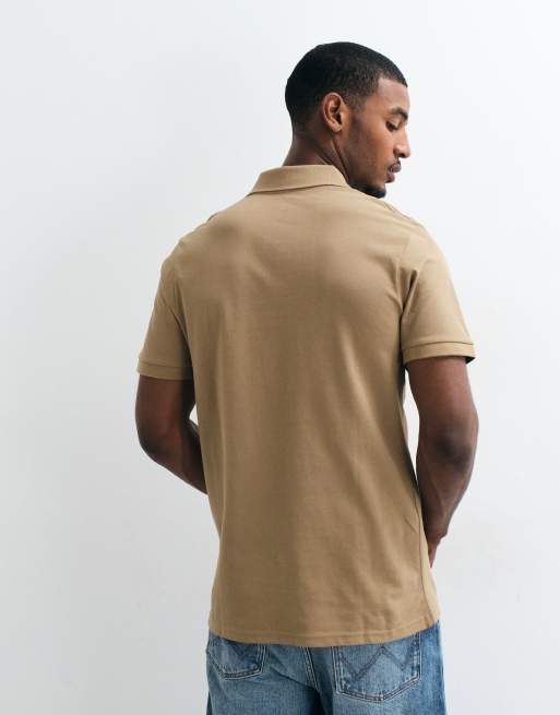 ASOS DESIGN - Essentials - Brun polo i piqué i regular fit, 2 af 5