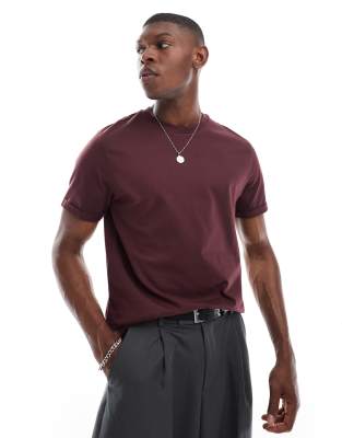 ASOS DESIGN essentials crew neck T-shirt with roll sleeve in burgundy-Red