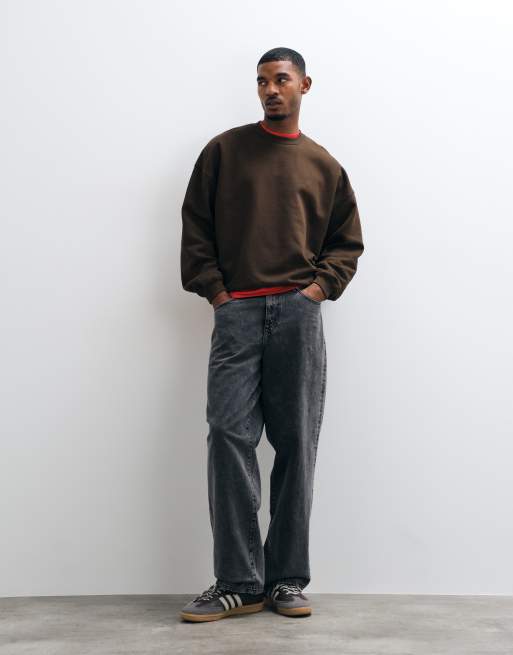 ASOS DESIGN - Essentials - Extreem oversized sweatshirt in bruin, 2 van 5
