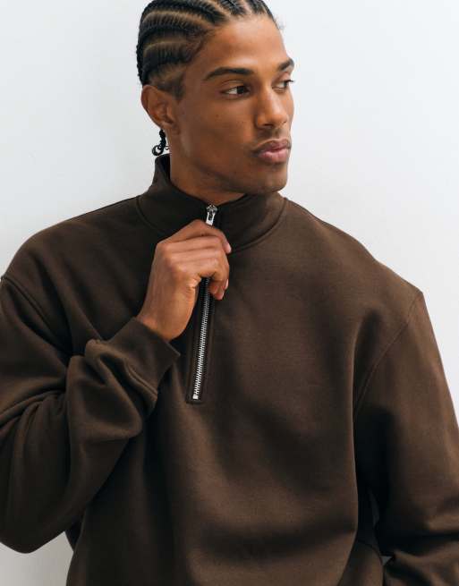 ASOS DESIGN - Essentials - Felpa comoda marrone con zip corta, 3 di 5