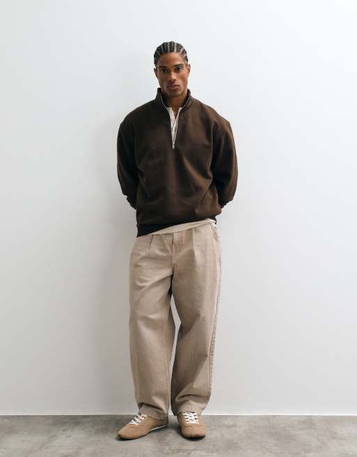 ASOS DESIGN - Essentials - Felpa comoda marrone con zip corta, 5 di 5