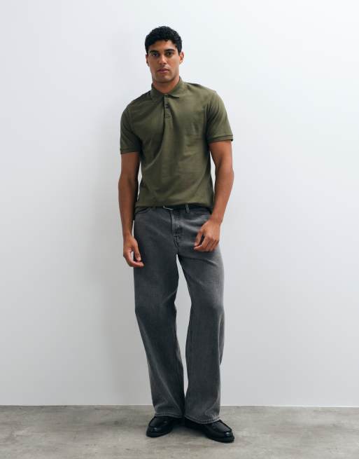 ASOS DESIGN – Essentials – Kakifärgad pikétröja i regular fit, 3 av 5