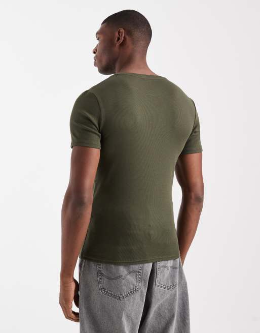 ASOS DESIGN – Essentials – Kakigrön, ribbad t-shirt i muscle fit , 3 av 5