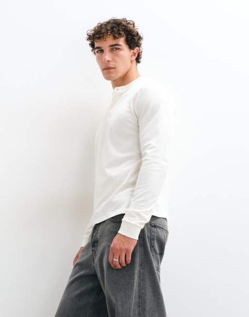 ASOS DESIGN Essentials långärmad henley-t-shirt i krämfärgad, 4 av 5