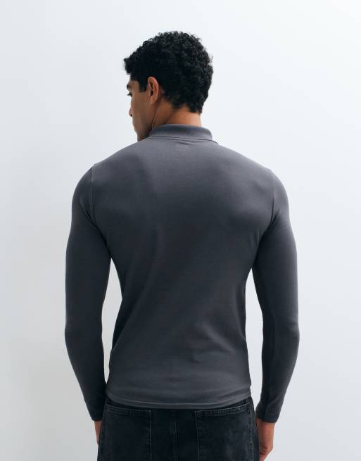 ASOS DESIGN – Essentials – Langärmliges Muskel-Polohemd aus Pikee in Anthrazit, 4 von 5