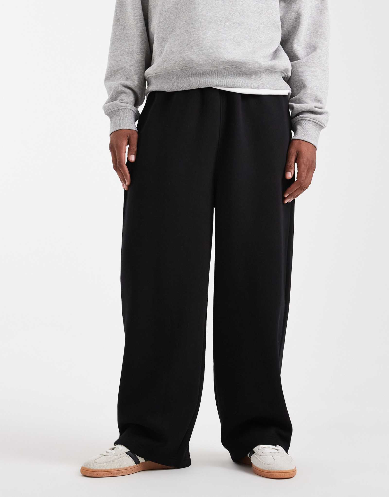 Спортивные брюки свободного кроя ASOS DESIGN essentials черного цвета
