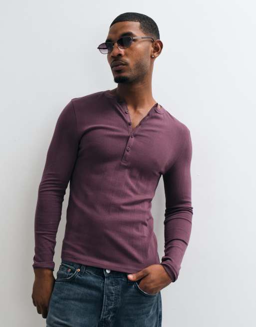 ASOS DESIGN Essentials maglietta serafino a maniche lunghe attillata in costina bordeaux, 4 di 5