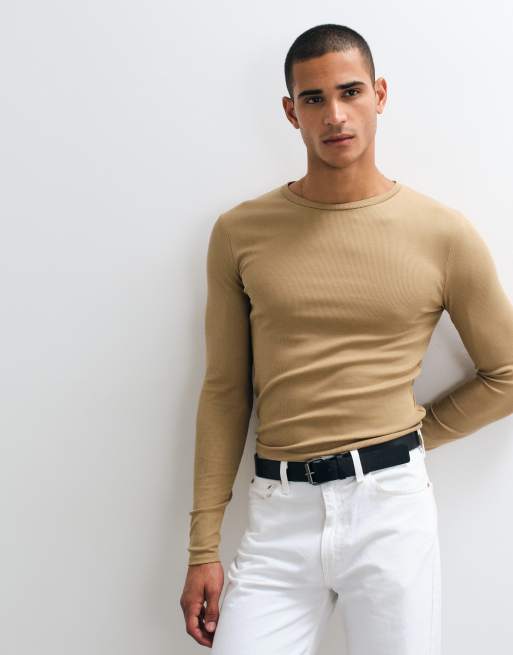 ASOS DESIGN essentials muscle fit långärmad t-shirt i brun ribb, 4 av 5