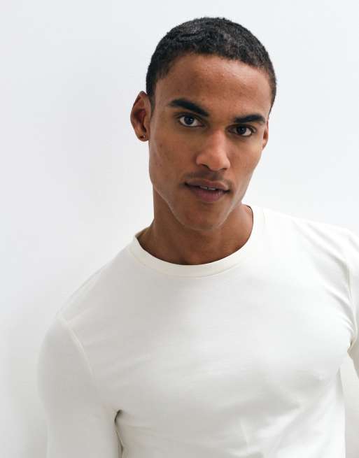 ASOS DESIGN Essentials muscle fit långärmad t-shirt i krämfärg, 3 av 5