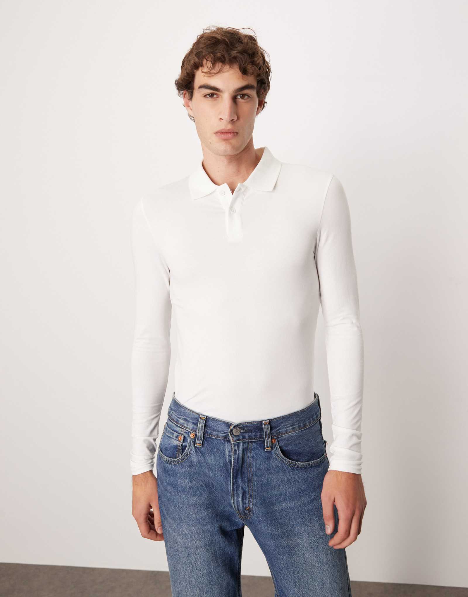 Белая рубашка поло с длинным рукавом muscle fit от ASOS DESIGN Essentials