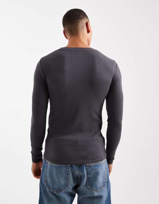 ASOS DESIGN Essentials muscle fit long sleeve t-shirt in charcoal rib, 3 of 5