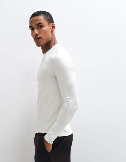 ASOS DESIGN Essentials muscle fit long sleeve t-shirt in cream, 4 of 5