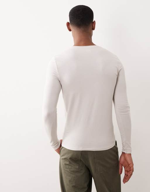 ASOS DESIGN Essentials muscle fit long sleeve t-shirt in light grey, 5 of 5