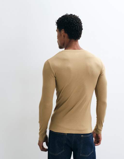 ASOS DESIGN Essentials muscle fit long sleeve t-shirt in stone rib, 4 of 5