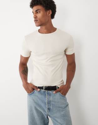 Футболка ASOS DESIGN essentials muscle fit бежевого цвета в рубчик для дождливого дня