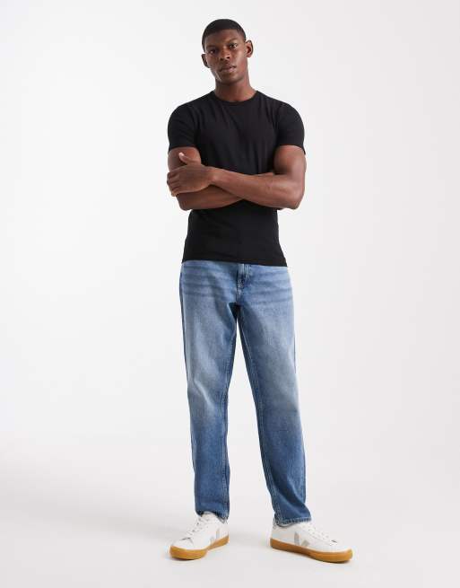ASOS DESIGN Essentials muscle fit t-shirt in black, 2 of 5