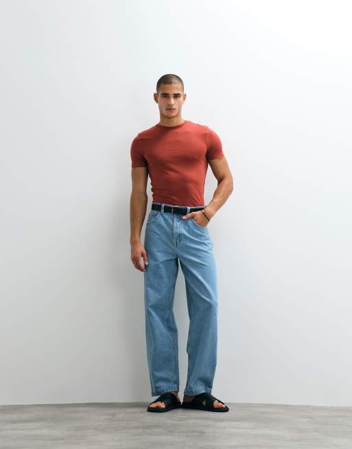ASOS DESIGN Essentials muscle fit t-shirt in burgundy, 2 of 5