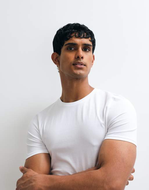 ASOS DESIGN essentials muscle fit T-shirt in white, 2 of 5
