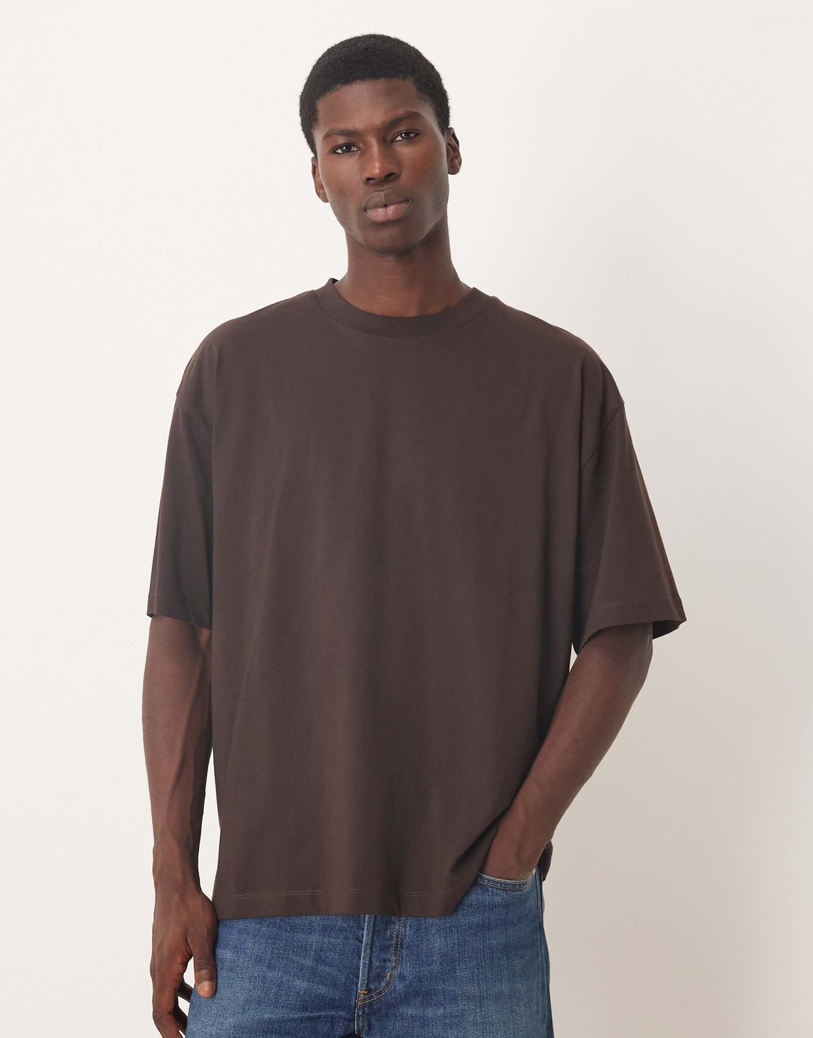 Коричневая футболка оверсайз с круглым вырезом ASOS DESIGN Essentials 