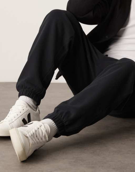 ASOS DESIGN essentials oversized joggers in black , 2 of 5