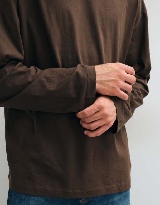 ASOS DESIGN Essentials oversized long sleeve t-shirt in brown, 4 of 5